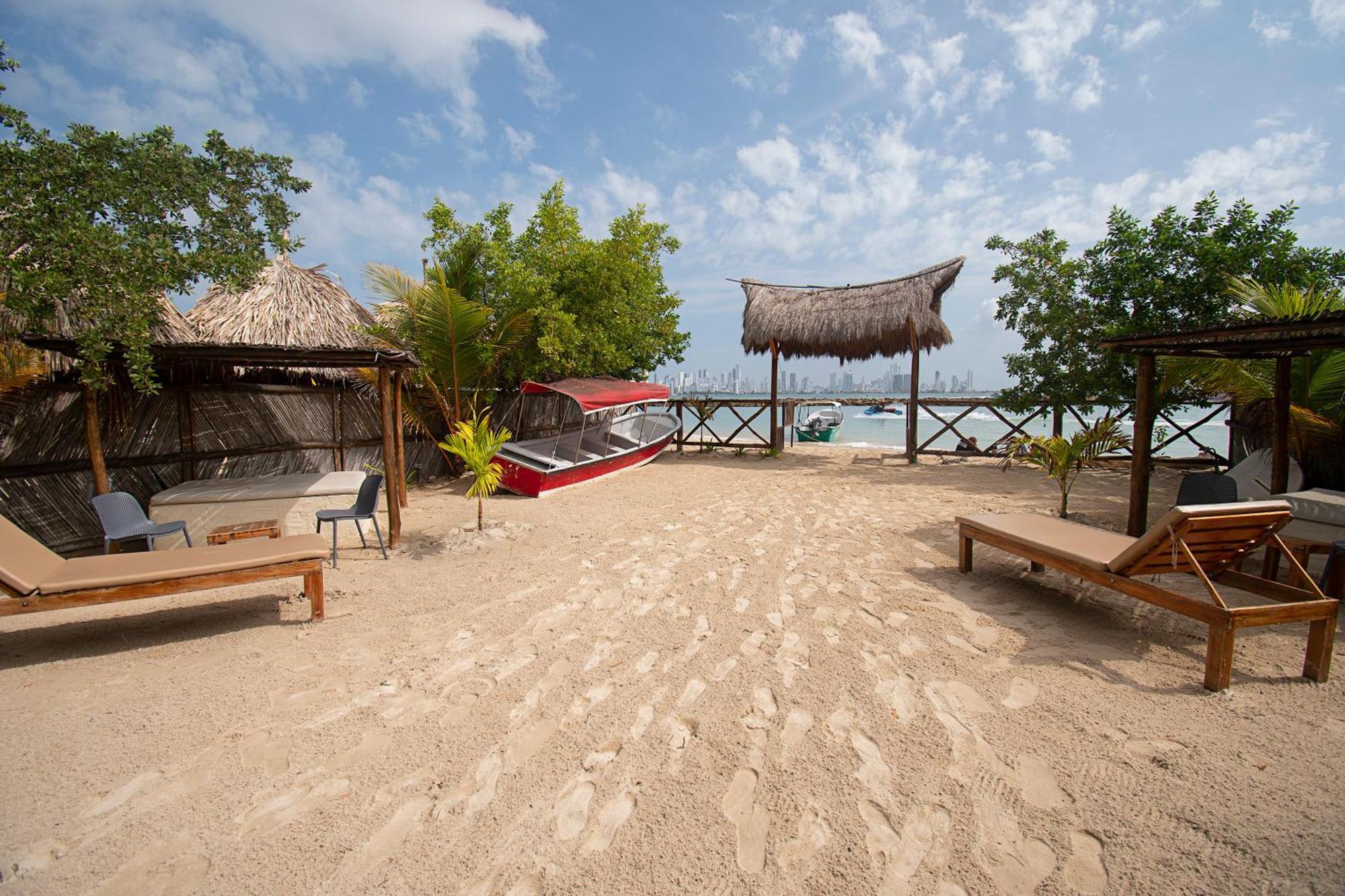Amalife Beach Club & Hotel Тьерра-Бомба Экстерьер фото
