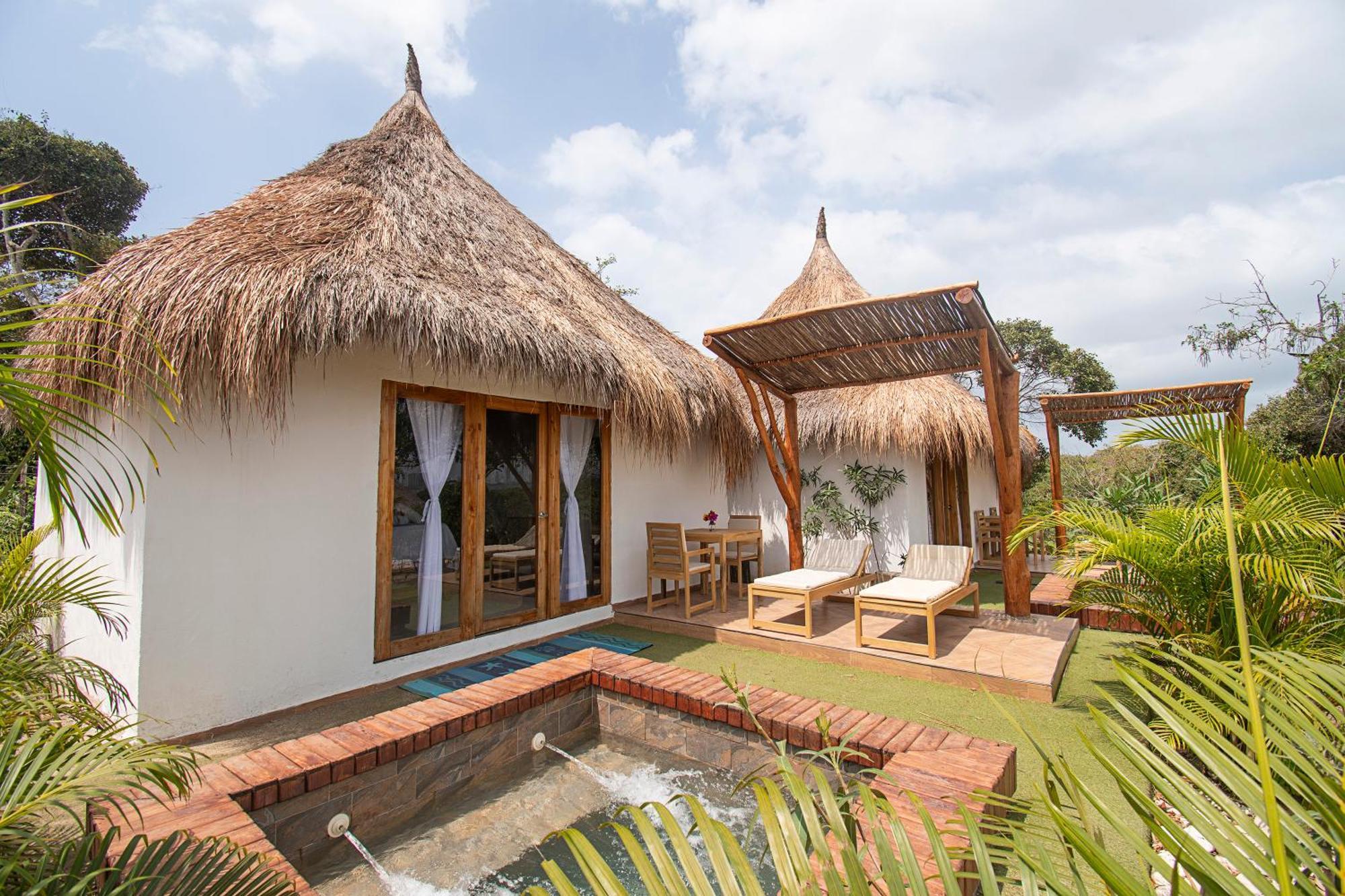Amalife Beach Club & Hotel Тьерра-Бомба Экстерьер фото